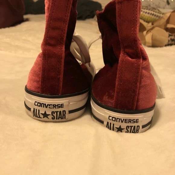 Velvet Converse - Picture 3 of 3